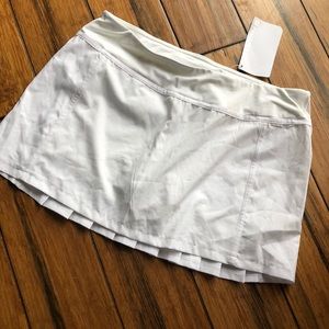 Fabletics white tennis skirt skort